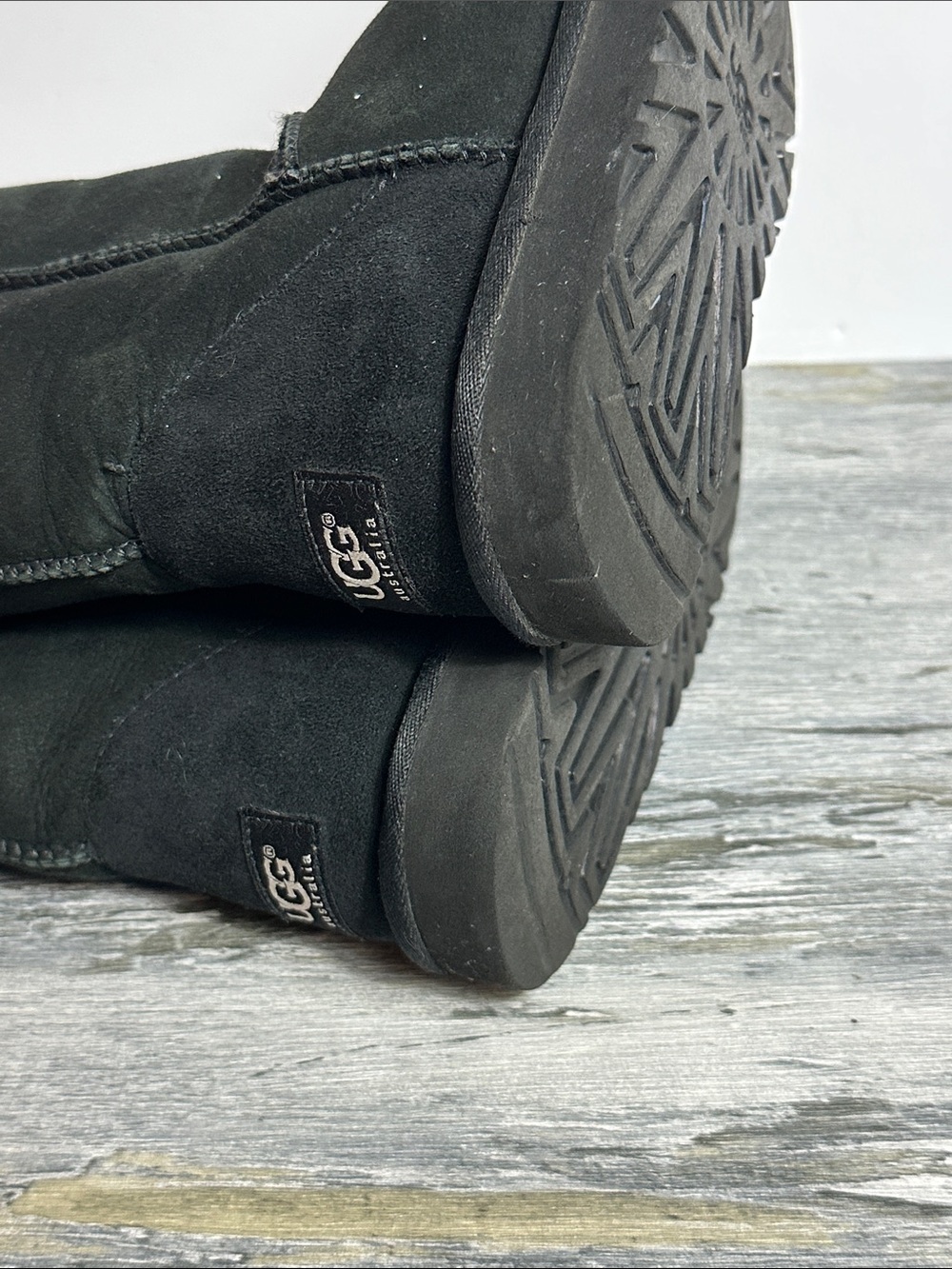 UGG Short Shearling Boots in Black and Dark Green was men’s size 7 (S -100) - Picture 8 of 9